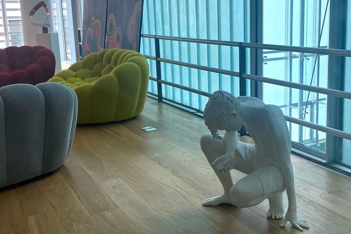 La escultura forma parte del conjunto "El problema del caballo", instalación de la artista argentina Claudia Fontes que representó al país en la Bienal de Venecia 2017