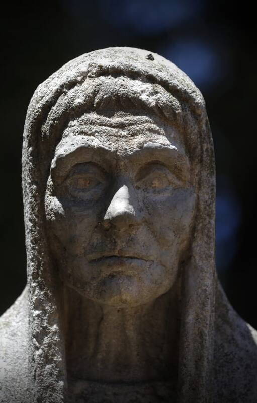 La escultura fue realizada por el artista Luis Perlotti en 1927