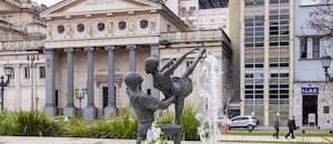 A 55 años de la tragedia del Ballet del Colón, restauraron la fuente que acompaña el homenaje a sus bailarines