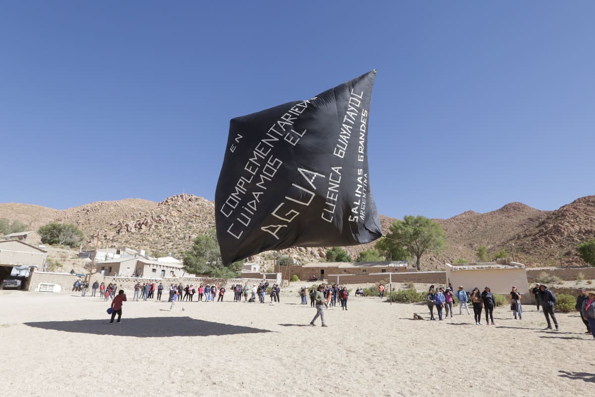 La escultura solar que voló a mediados de enero en las Salinas Grandes de Jujuy, como parte del encuentro impulsado por las comunidades locales y Aerocene
