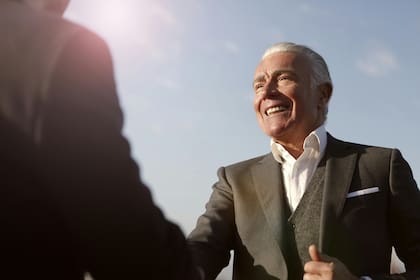 La especialista describe ocho comportamientos que tienen las personas con altos niveles de confianza en sí mismos (Foto ILUSTRATIVA: PEXELS)