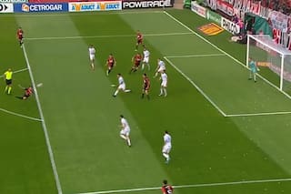 ¿Candidato a gol del año? El video de la increíble tijera desde afuera del área de Pablo Pérez
