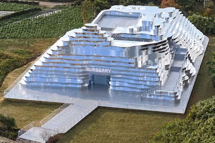 La espectacular tienda efímera de Burberry en la isla de Jeju, Corea del Sur.