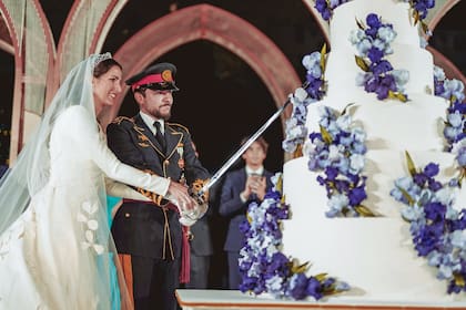 La espectacular torta de bodas tenía siete pisos.
