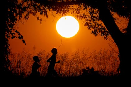 La esperanza de vida en EE. UU. alcanzó su máximo histórico en 2024, según CDC