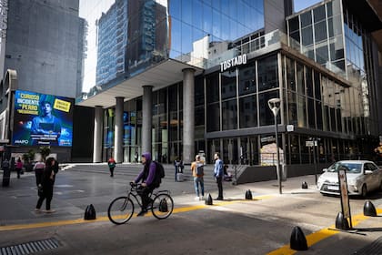 La esquina de Esmeralda y avenida Corrientes como está ahora