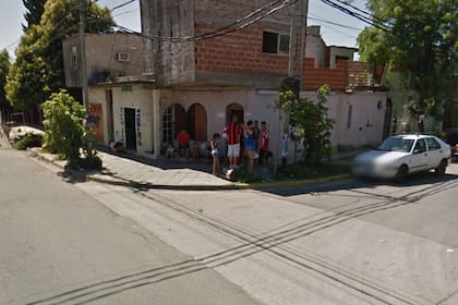 La esquina de Kiernan y Santa Mónica, en Villa Tesei, donde fue asesinado Juan Gregorio Díaz