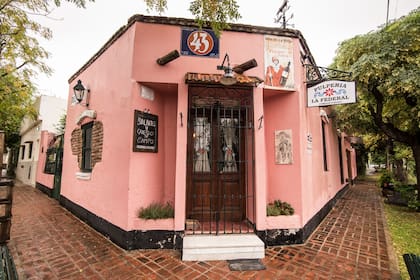 La esquina de la pulpería La Federal, en Campana.