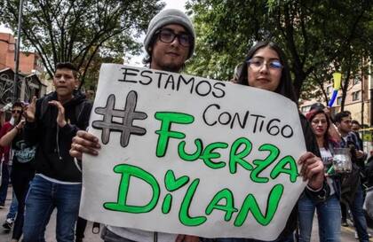 La esquina donde fue impactado el joven se volvió un memorial.