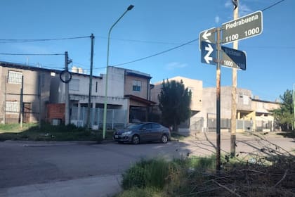 La esquina en el barrio UPCN Bahía Blanca donde el móvil policial embistió a una ciclista