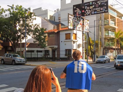 La esquina Maradona, parada obligada de fotos.