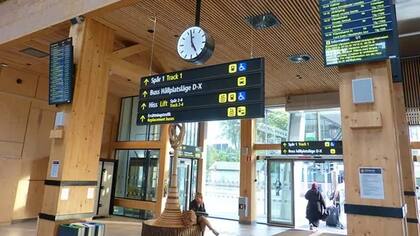 La estación central y el ayuntamiento de Växjö son ejemplos notables de arquitectura en madera