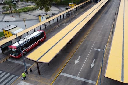 La estación de Once, desértica, una postal del paro de la CGT contra la gestión de Javier Milei