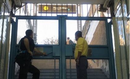 La estación del subte A de Plaza de Mayo cerró a las 17