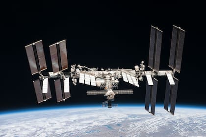 Encontraron una pérdida de aire en la Estación Espacial Internacional que lleva más de 20 años en órbita