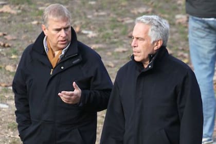 El duque de York se muestra indiferente a dar explicaciones sobre su amistad con Epstein y acerca del conocimiento de sus actividades ilícitas.