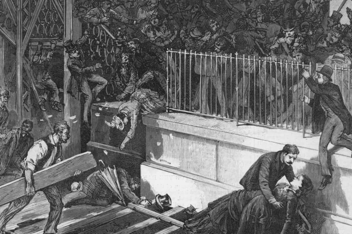 La estampida se produjo cuando pensaron que el puente se estaba cayendo. Fuente: Getty Image
