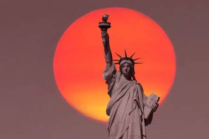 La Estatua de la Libertad está estrechamente relacionada con EE.UU. y su condición de país de migrantes