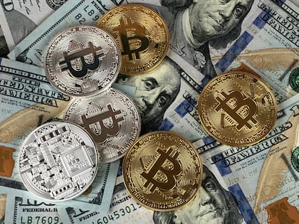 La estrategia principal de la empresa es la acumulación disciplinada de bitcoin mediante instrumentos financieros regulados, para atesorarlo y poder, en el tiempo, ofrecerle al accionista un rendimiento superior al del bitcoin