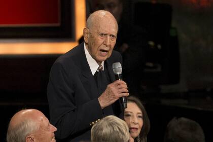 La estrella de Hollywood Carl Reiner falleció a los 98 años.