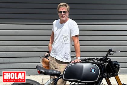 La estrella de Hollywood retiró la "joya" de una tienda de Rougchild, una empresa fabricantes de motocicletas BMW customizadas, ubicada en Pasadena, California.