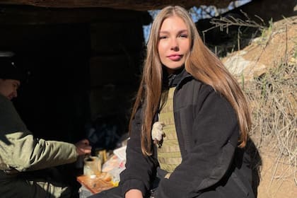 La estrella de las pesas hace propaganda en apoyo a Rusia