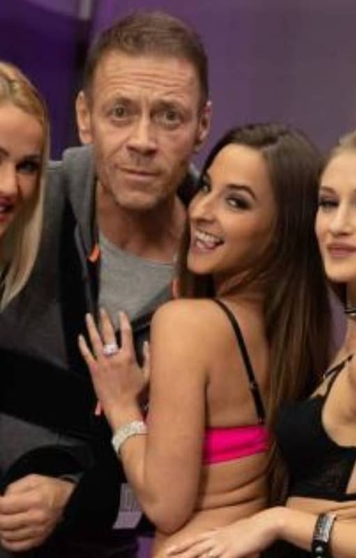 La estrella del porno Rocco Siffredi cuenta su vida, a través de una ficción, en Netflix