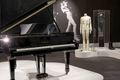 La estrella del remate, su piano de media cola Yamaha, al que el artista consideraba “una extensión de sí mismo”. Según las estimaciones su venta puede alcanzar los 4 millones de dólares.