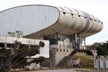 La estructura oval del auditorio quedó fuera de esta subasta y será afectada a otra