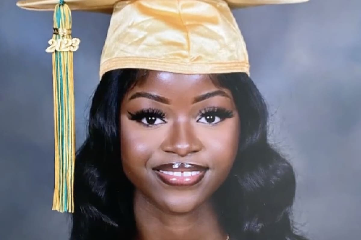 La estudiante fue nombrada como la mejor de su clase y obtuvo becas de miles de dólares gracias a eso