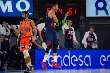 La euforia de Luca Vildoza, autor de la jugada más destacada de la primera fecha de la Liga ACB