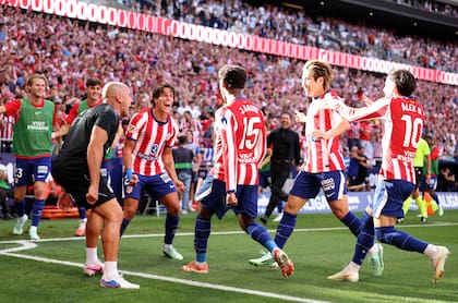 La euforia del Aleti en el gol de Jonathan David, asistido con un centro por Giuliano