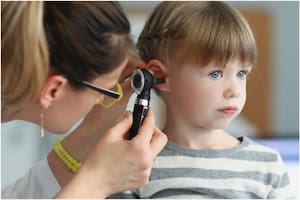 La evolución de la medicina brindó materiales especiales para prevenir la otitis