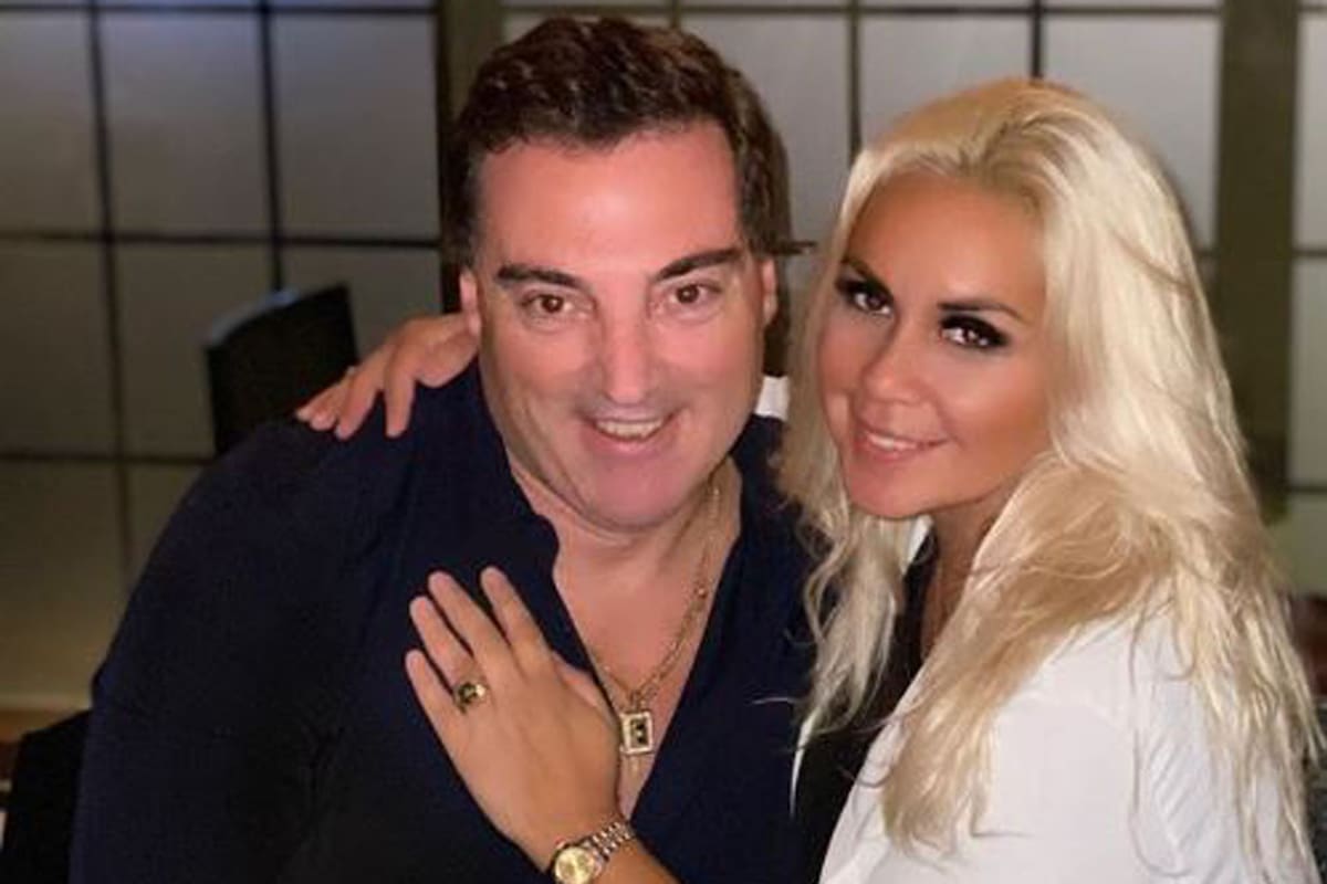 La ex de Maradona junto a su pareja, el jefe de gabinete del ministro de Seguridad bonaerense, Sergio Berni