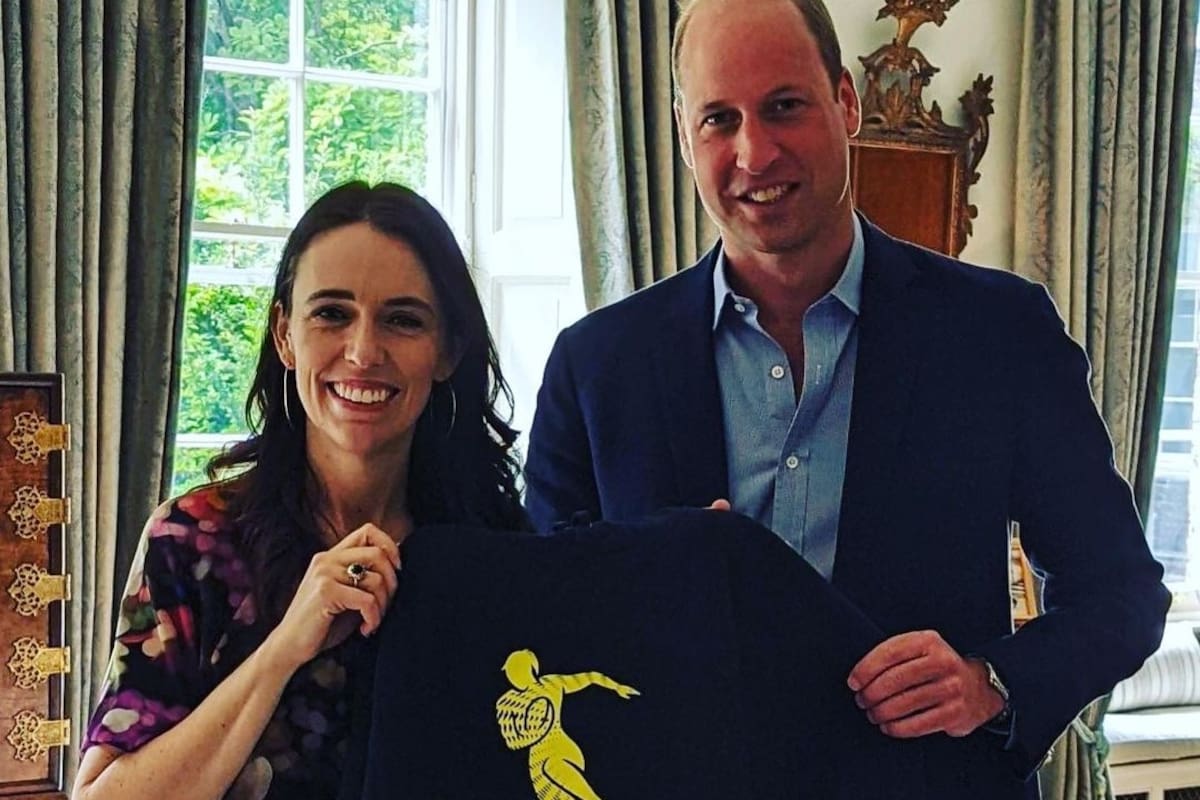 La ex primera ministra de Nueva Zelanda, Jacinda Ardern, y el príncipe Guillermo
