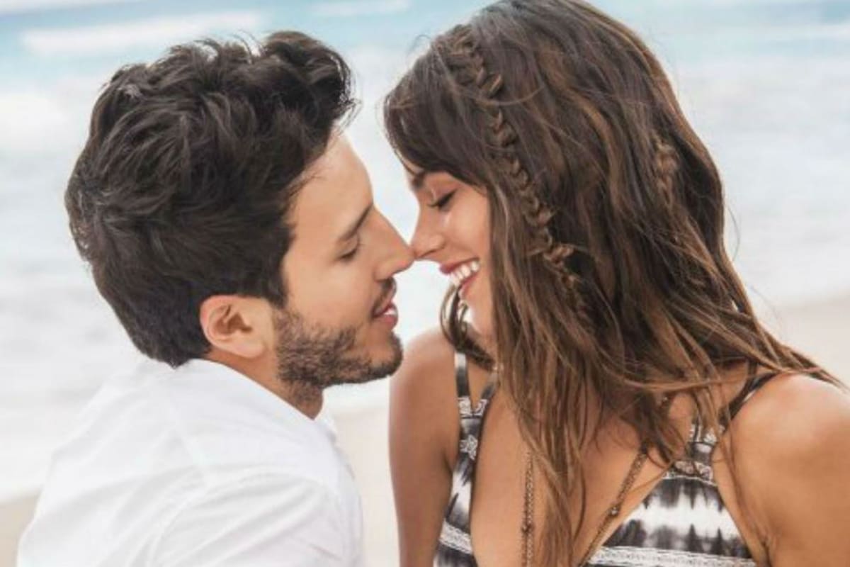 La ex Violetta aludió a los rumores de romance con el artista colombiano