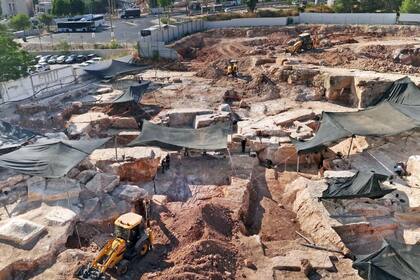 La excavación en el Monte Hotzvim en Jerusalén, donde hallaron piedras que coinciden con las usadas en el Camino del Peregrino