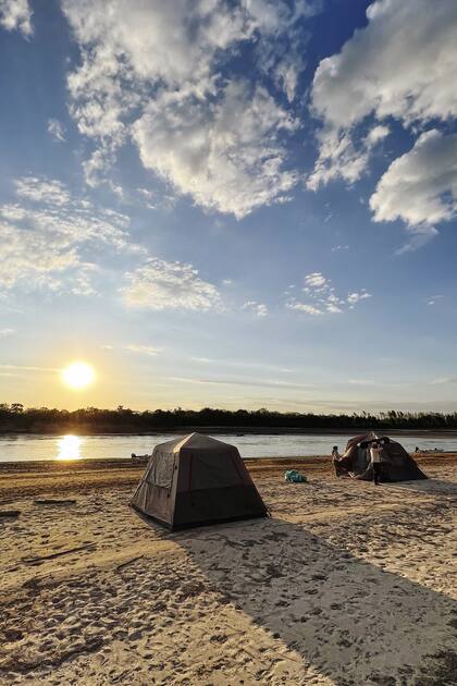 La excursión incluye una noche de campamento agreste