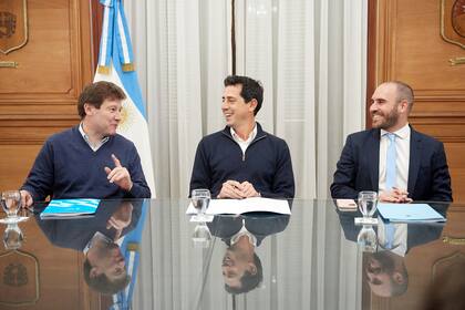 La excusa del encuentro entre el ministro del Interior, Wado de Pedro, y su par de economía, Martín Guzmán, fue la firma del Fideicomiso para el Desarrollo Austral (FIDA) con el gobernador de Tierra del Fuego, Gustavo Melella
