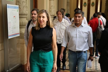 La exdiputada Myriam Bregman fue recibida hoy por Guillermo Francos en la Casa Rosada