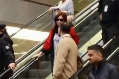 La exmandataria llego a Ezeiza poco antes de las 4