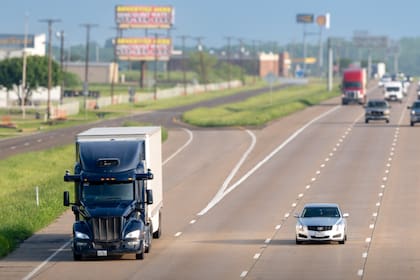 La expansión de vehículos sin conductor en Texas reavivó el debate sobre su seguridad en rutas y zonas residenciales