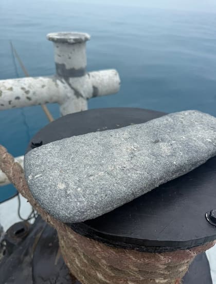 La expedición también recuperó una barra de plata de 22,5 libras (10,2 kg) durante el verano boreal de 2026