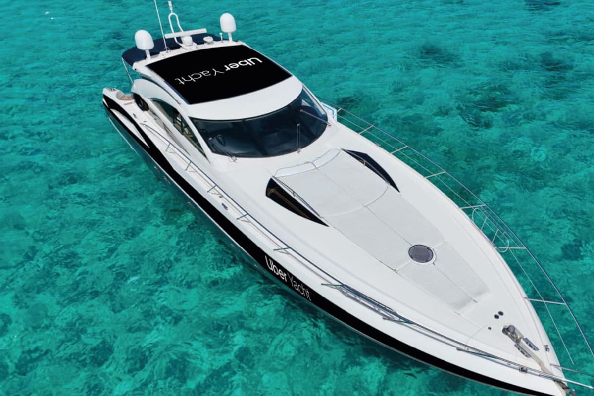 La experiencia de Ibiza, denominada “Uber Yacht”, permite a los usuarios reservar con antelación un yate privado para un día para hasta ocho personas directamente desde la aplicación Uber