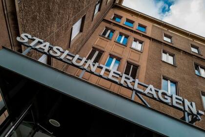 La experiencia de la Stasi, los servicios secretos de la extinta Alemania oriental, ha hecho que los espías germanos estén más regulados que otros y ello complica sus labores