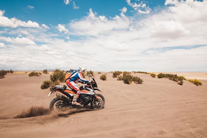 La experiencia del Adventure Rally Raid está destinada a usuarios de motos Big Adventure (+350cc) y busca que los participantes vivan una aventura desde el primer al último día.