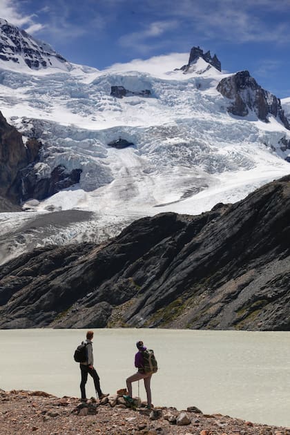 La experiencia Explora incluye más de 30 exploraciones guiadas, con diferentes niveles de dificultad, para poder descubrir los principales atractivos de El Chaltén.