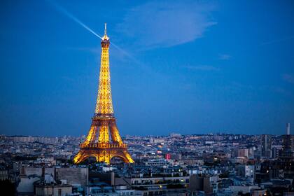 La experiencia incluye visitas a ciudades como París, Las Vegas, Nueva York, Bali y Tailandia