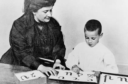 La experta en educación propuso ocho principios fundamentales para el desarrollo de los niños en el ámbito educativo