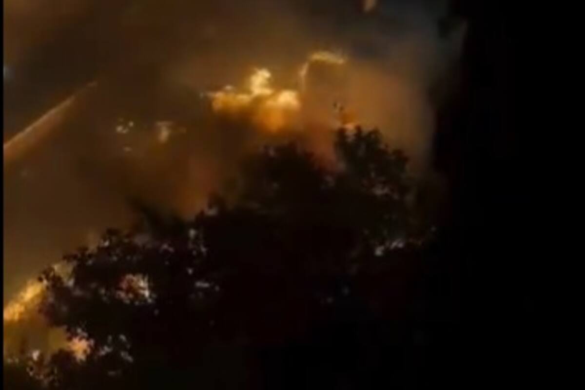 La explosión alcanzó a cinco bomberos, que fueron hospitalizados